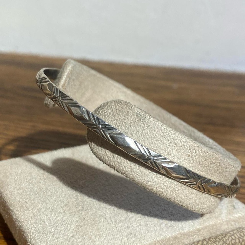Vintage sterling silver bangle bracelet - Picture 2 of 4